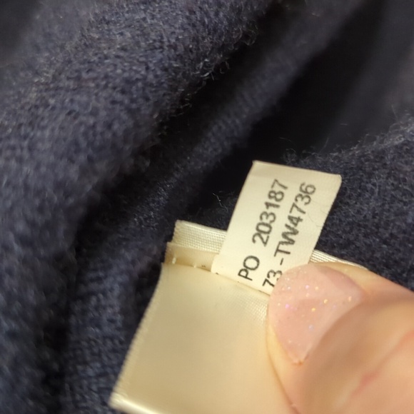 Tommy Bahama 100% Cashmere Pullover Sweater V-Neck Small 4/6 Quiet Luxury - Picture 12 of 13